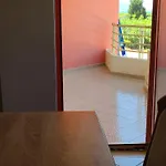 Apartamento Me Pamje Nga Deti Ne *
