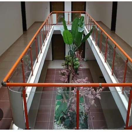 Apartamento Me Pamje Nga Deti Ne *