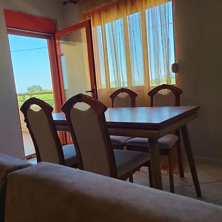 Me Pamje Nga Deti Ne Orikum