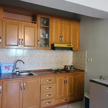 Me Pamje Nga Deti Ne Apartamento