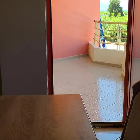 Apartamento Me Pamje Nga Deti Ne *