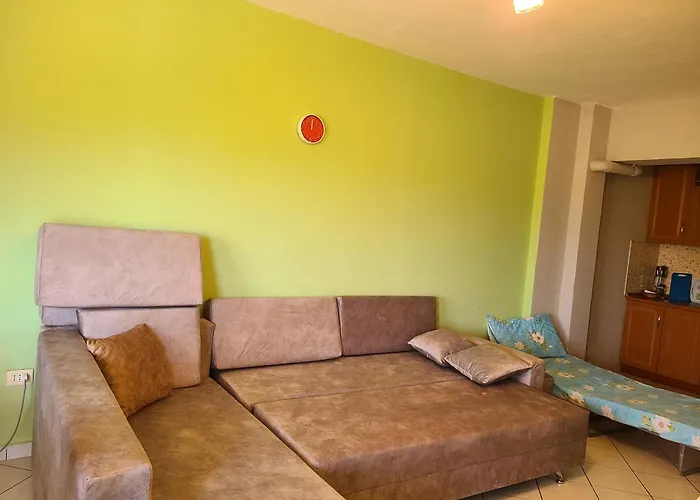 Me Pamje Nga Deti Ne *